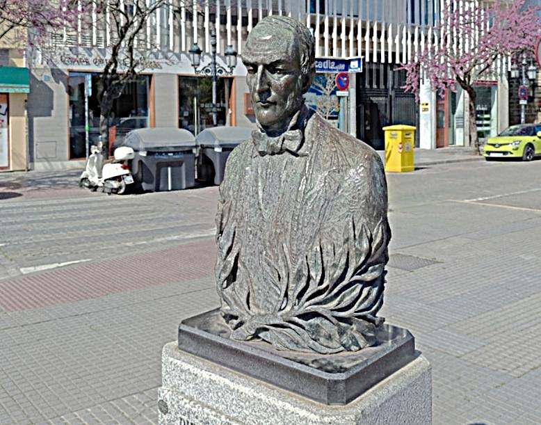 Busto de Diego Fernando Montañés y Álvarez, vista angular izquierda.