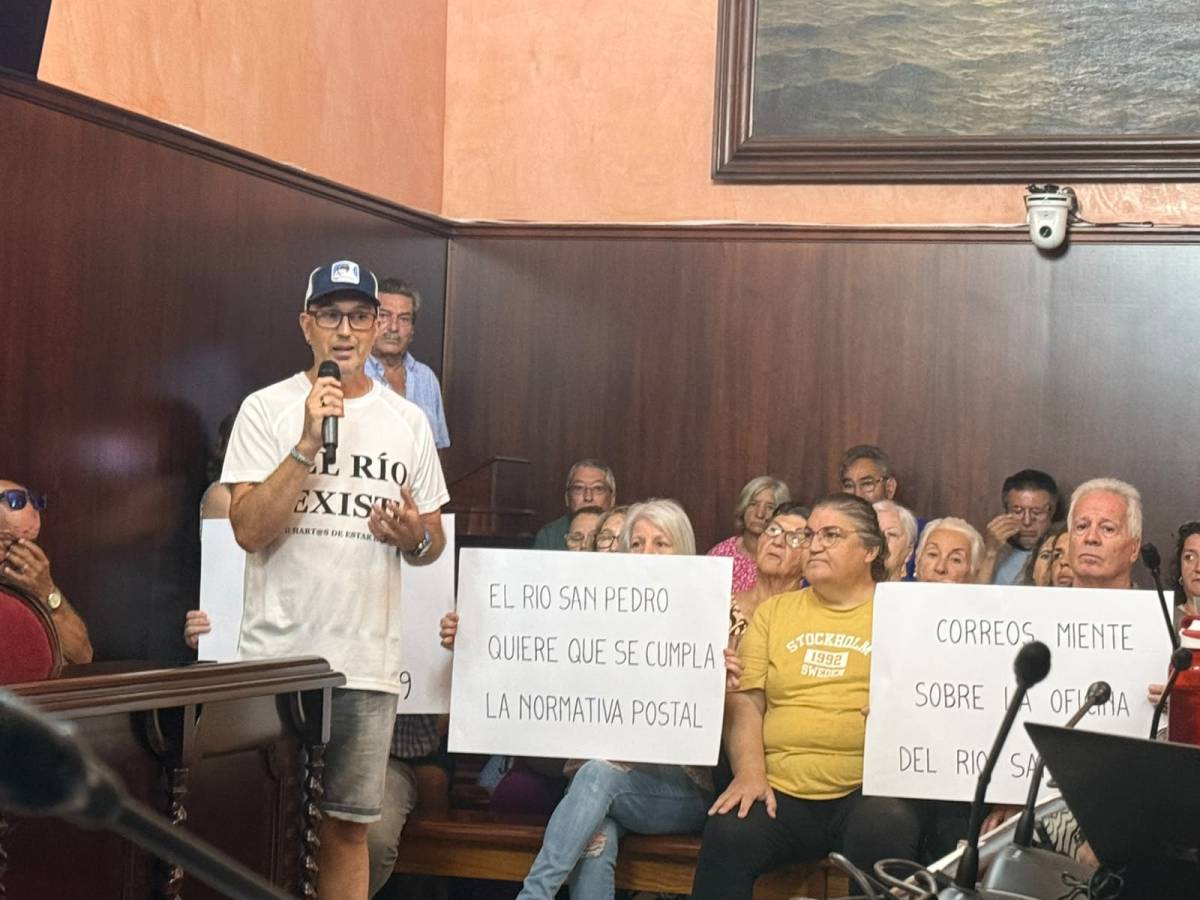 Juan Diego Ruiz, uno de los vecinos que ha tomado la palabra.
