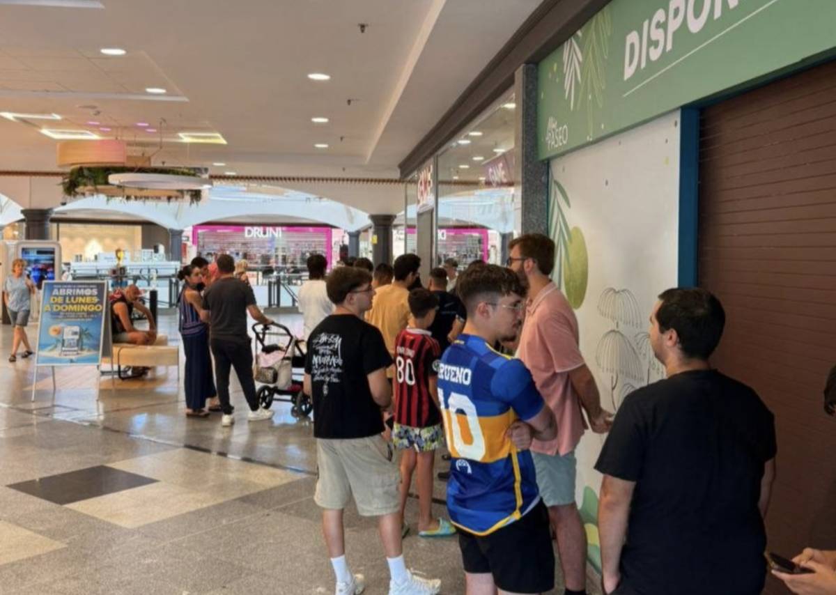 Locura en El Puerto por uno de los videojuegos más esperados: colas en este centro comercial desde primera hora