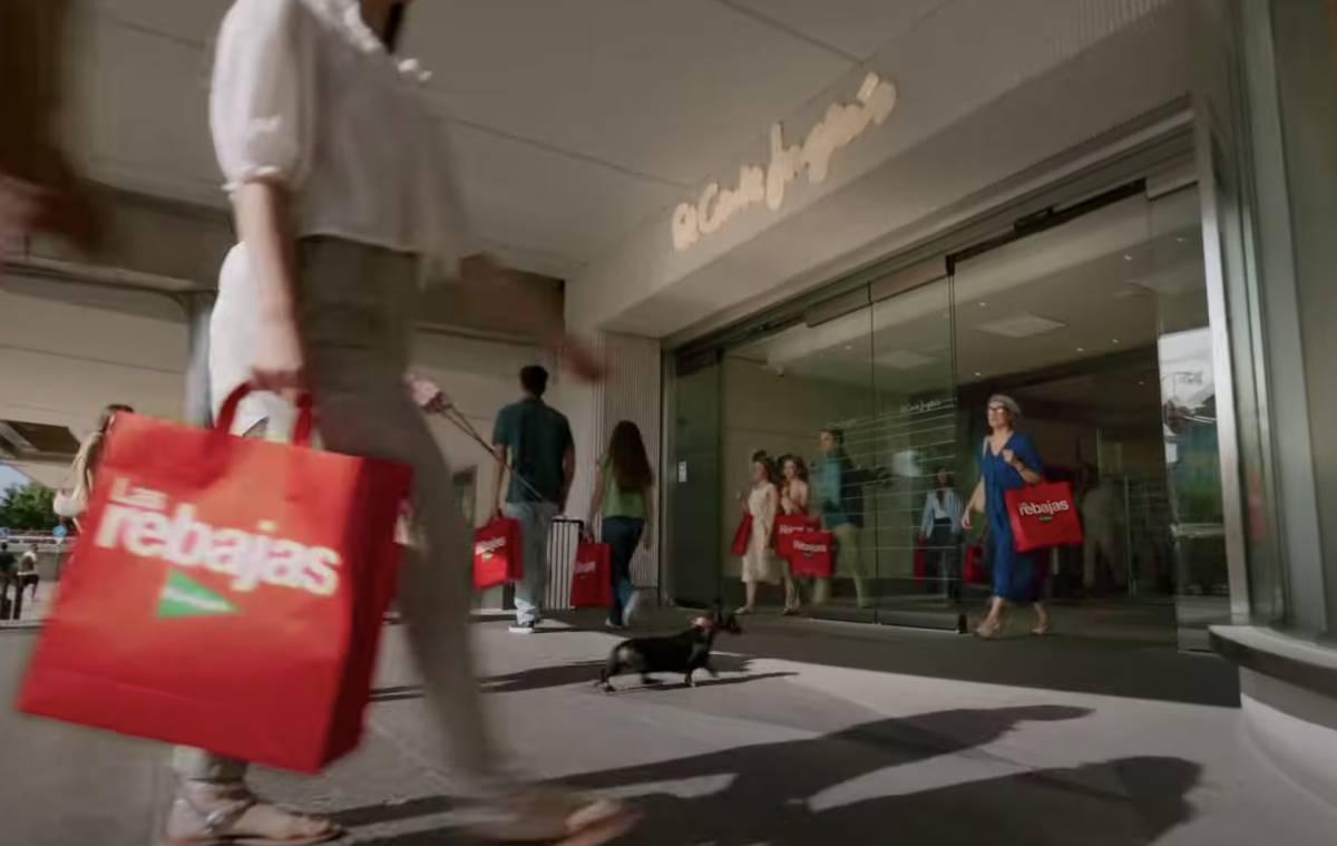 El Corte Inglés adelanta las rebajas de verano: hasta el 50% en una falda de Desigual o un perfume de Calvin Klein 
