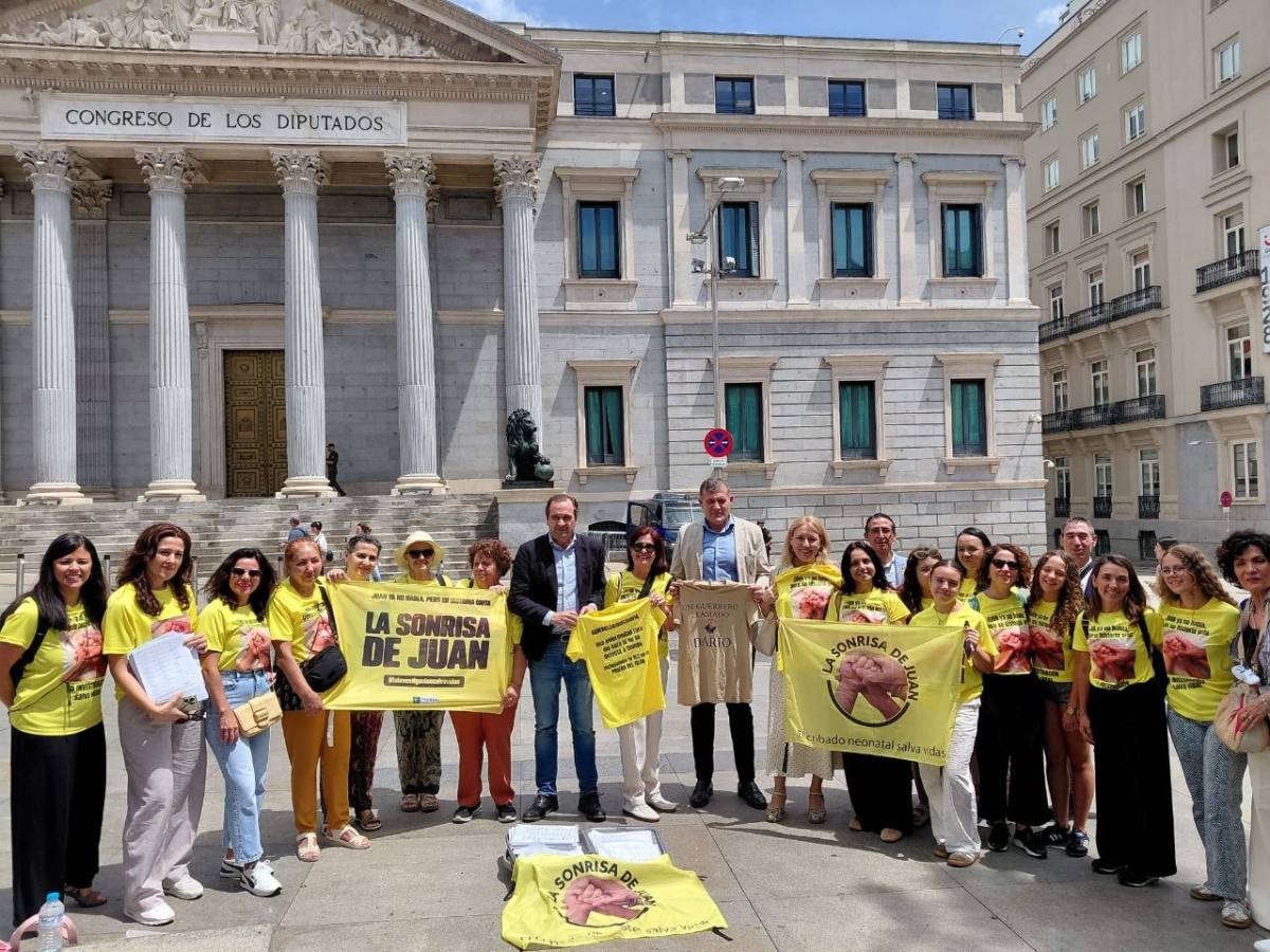 La "marea amarilla" reclama una mayor equidad en el acceso al cribado neonatal.