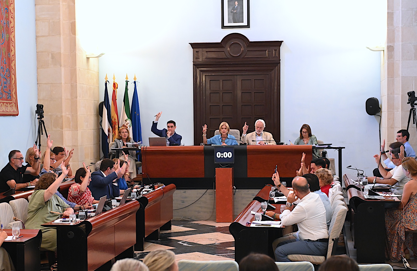El Pleno aprueba una declaración institucional de reconocimiento al grupo Los Delinqüentes - El Pleno aprueba una declaración institucional de reconocimiento al grupo Los Delinqüentes
