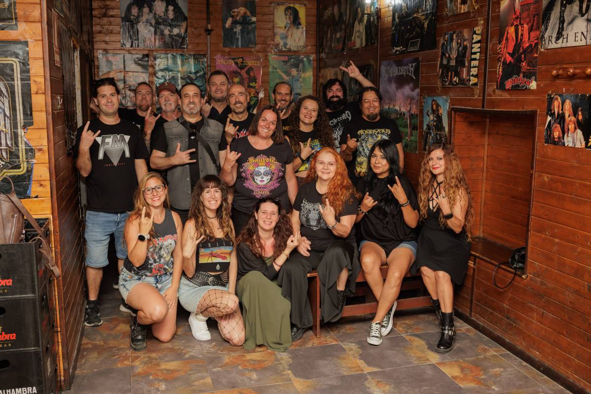 Larga vida al nuevo movimiento de rockeros y metaleros que no están muertos en Cádiz