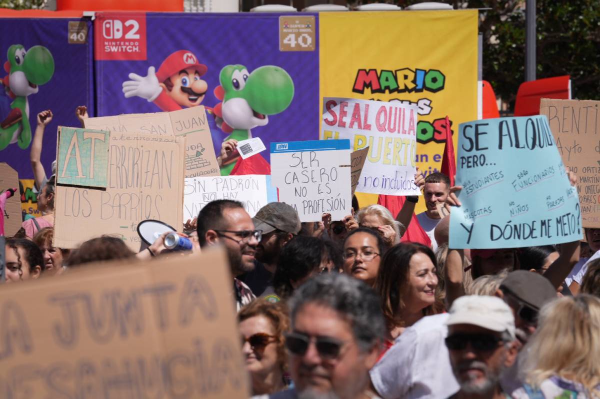 Manifestación de viviendas de alquiler en Cádiz 