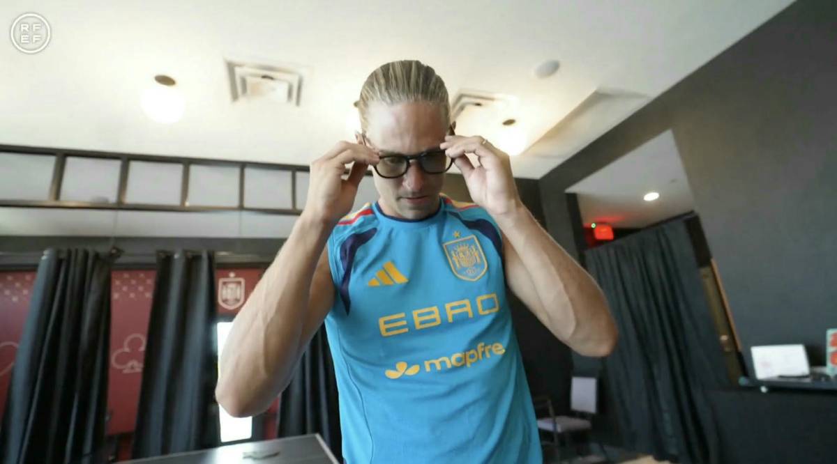 La RFEF 'promociona' las gafas amarillas de Marcos Llorente en un vídeo y luego lo borra