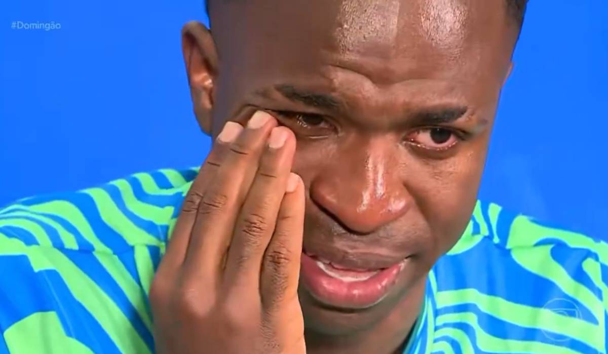 Vinicius rompe a llorar en una entrevista en pleno Mundial: 