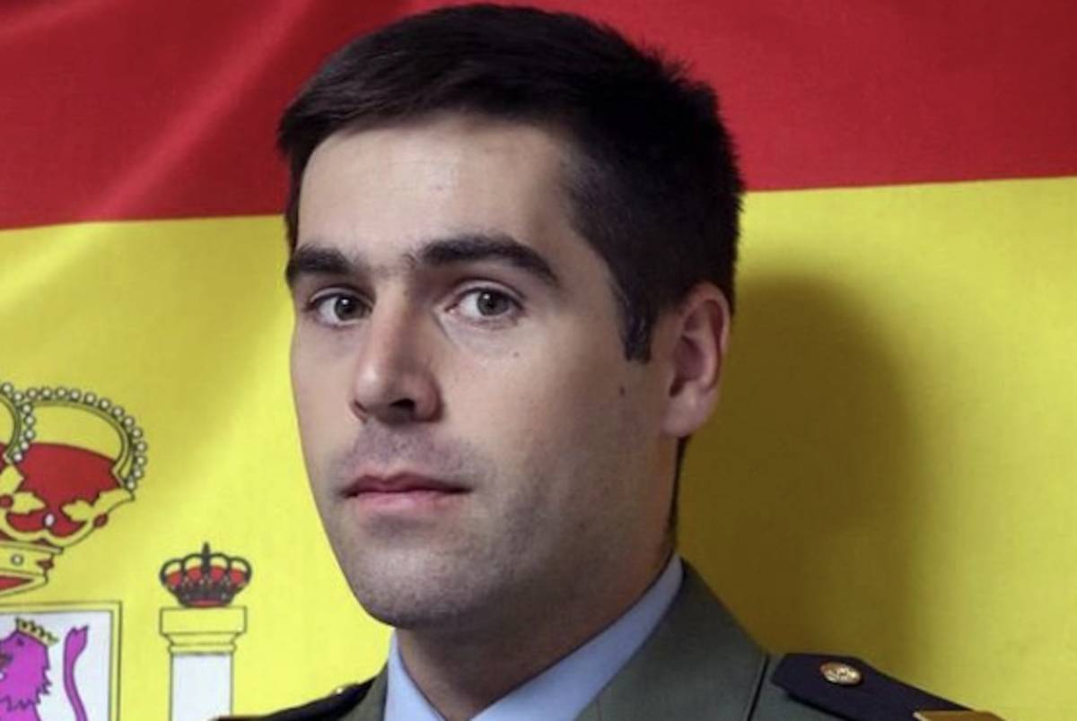 Muere un cabo de la Brigada Paracaidista durante un salto nocturno en Huesca: ocho años de carrera y tres condecoraciones