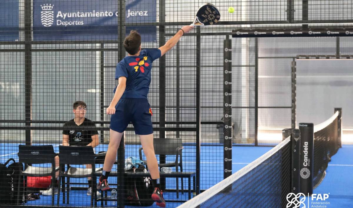 Más de 400 promesas del pádel andaluz brillan en Jerez en el Campeonato de Andalucía de Menores - Más de 400 promesas del pádel andaluz brillan en Jerez en el Campeonato de Andalucía de Menores