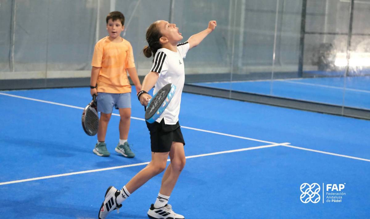 Más de 400 promesas del pádel andaluz brillan en Jerez en el Campeonato de Andalucía de Menores - Más de 400 promesas del pádel andaluz brillan en Jerez en el Campeonato de Andalucía de Menores