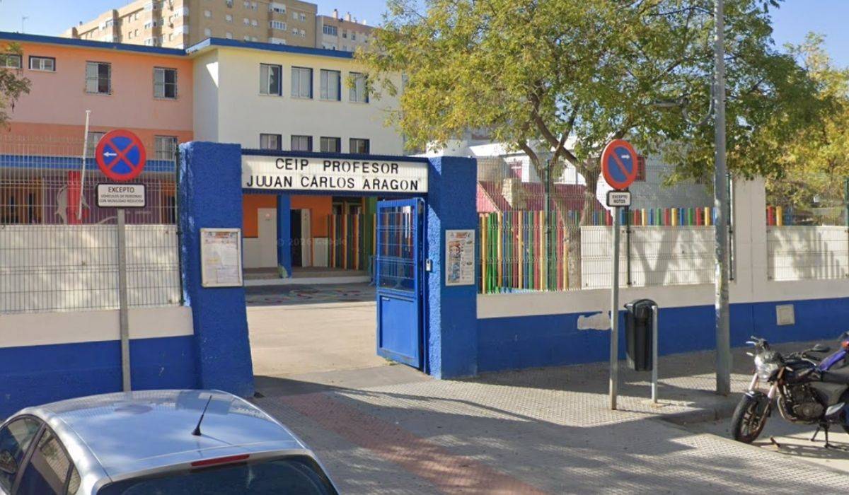 Adiós al nombre de Juan Carlos Aragón en un colegio de Cádiz: el CEIP Adela del Moral, desde ahora