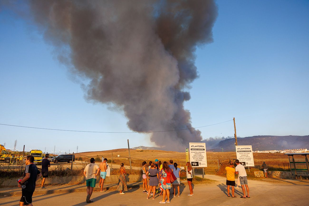 Vista del incendio en Zahara unos días atrás. - JUAN CARLOS TORO