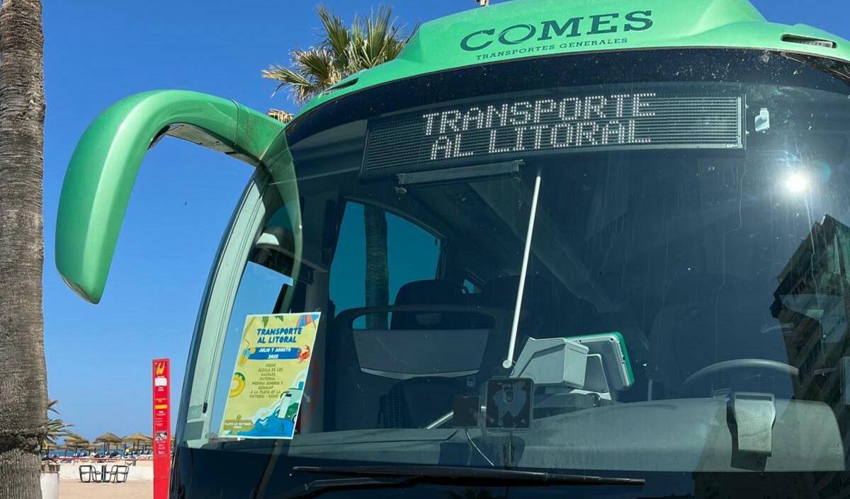 De la Sierra al litoral: las nuevas rutas de autobús para ir a las playas de la provincia de Cádiz este verano