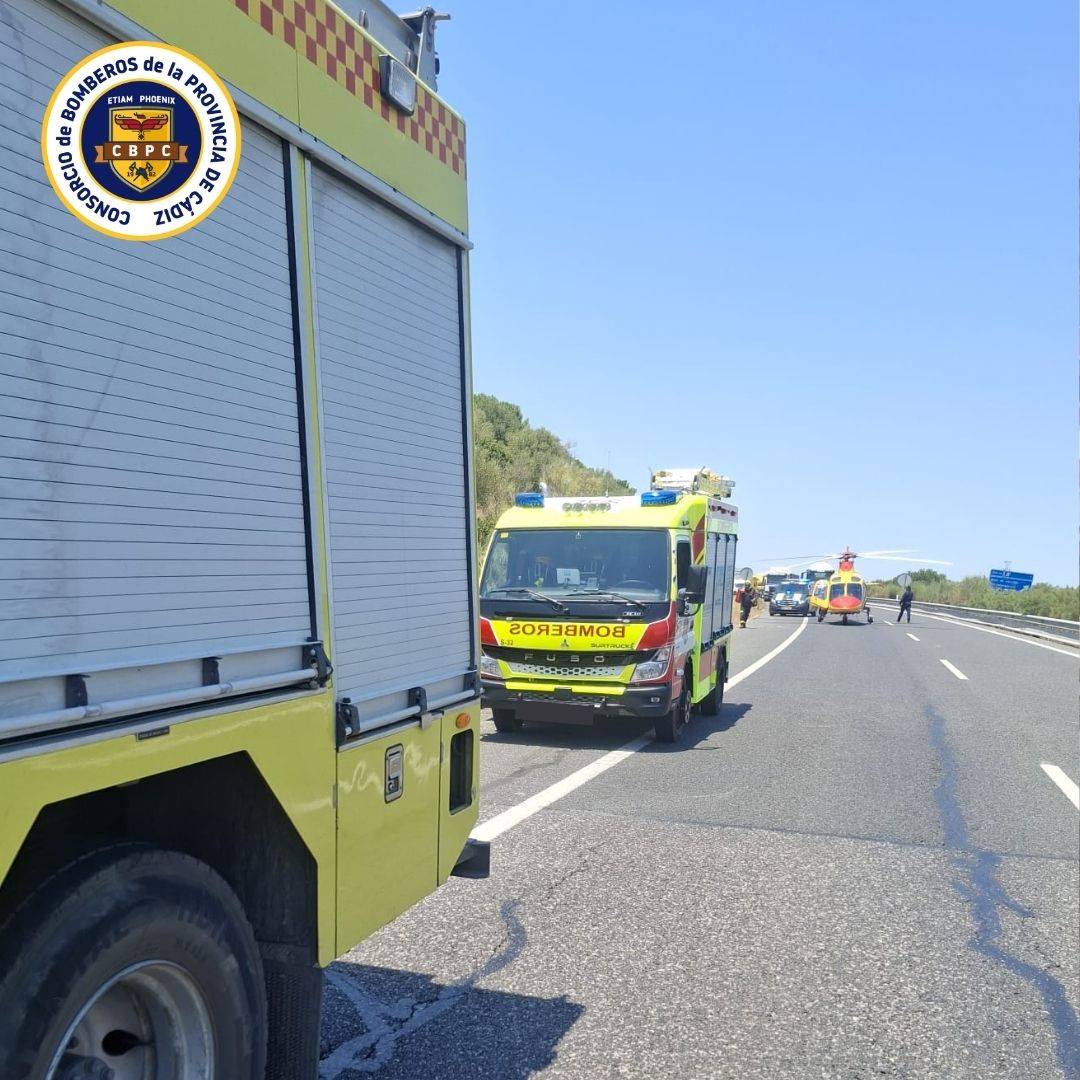El helicóptero de bomberos. - El helicóptero de bomberos.