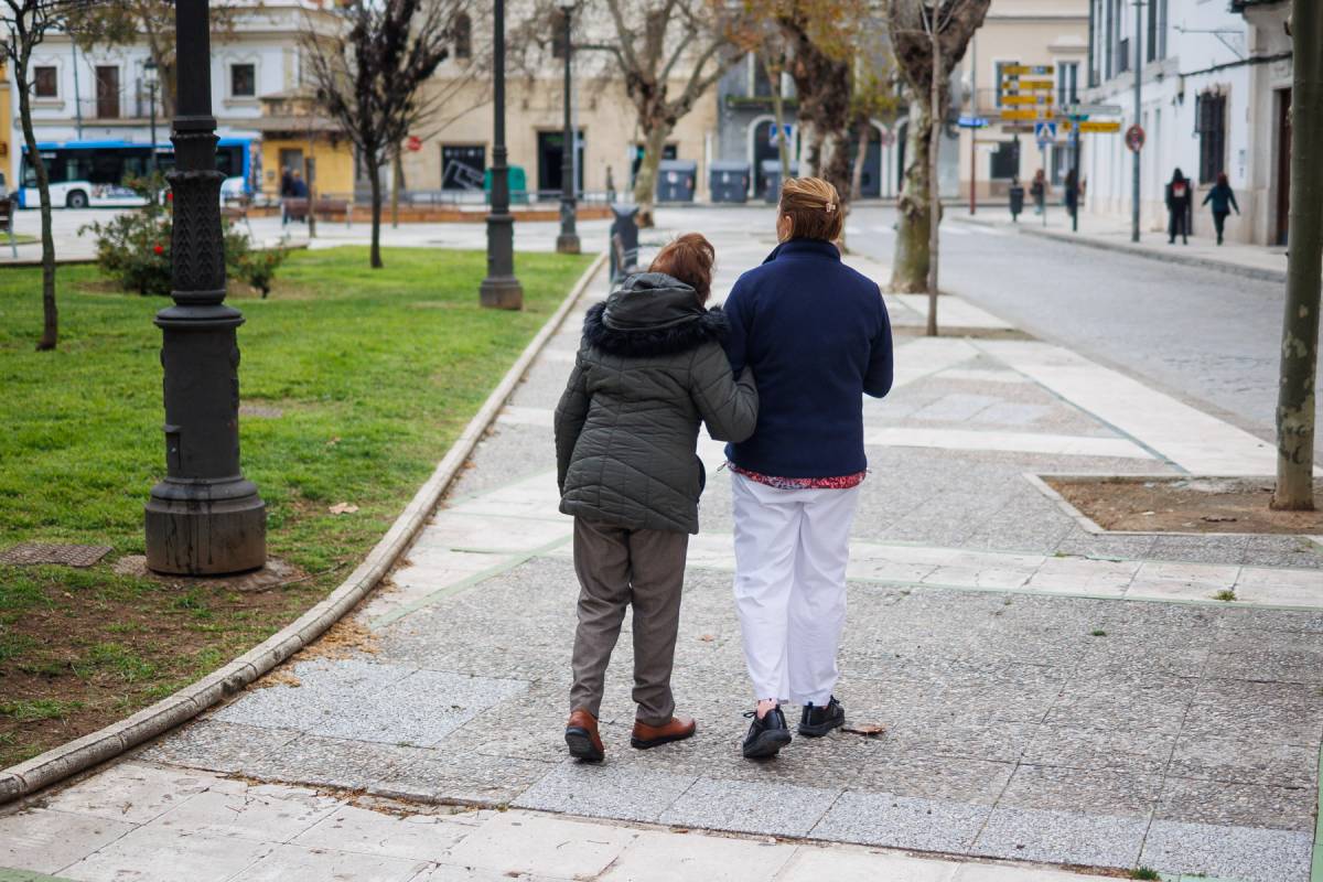 La Atención a Domicilio andaluza sale a la calle para pedir que los ayuntamientos asuman el servicio y pongan fin a la externalización