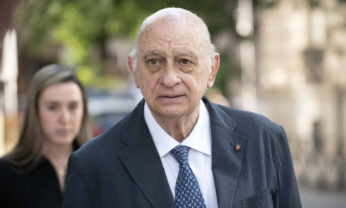 La Operación Kitchen se 'para' en el ministro de Interior: la Fiscalía mantiene la petición de 15 años  