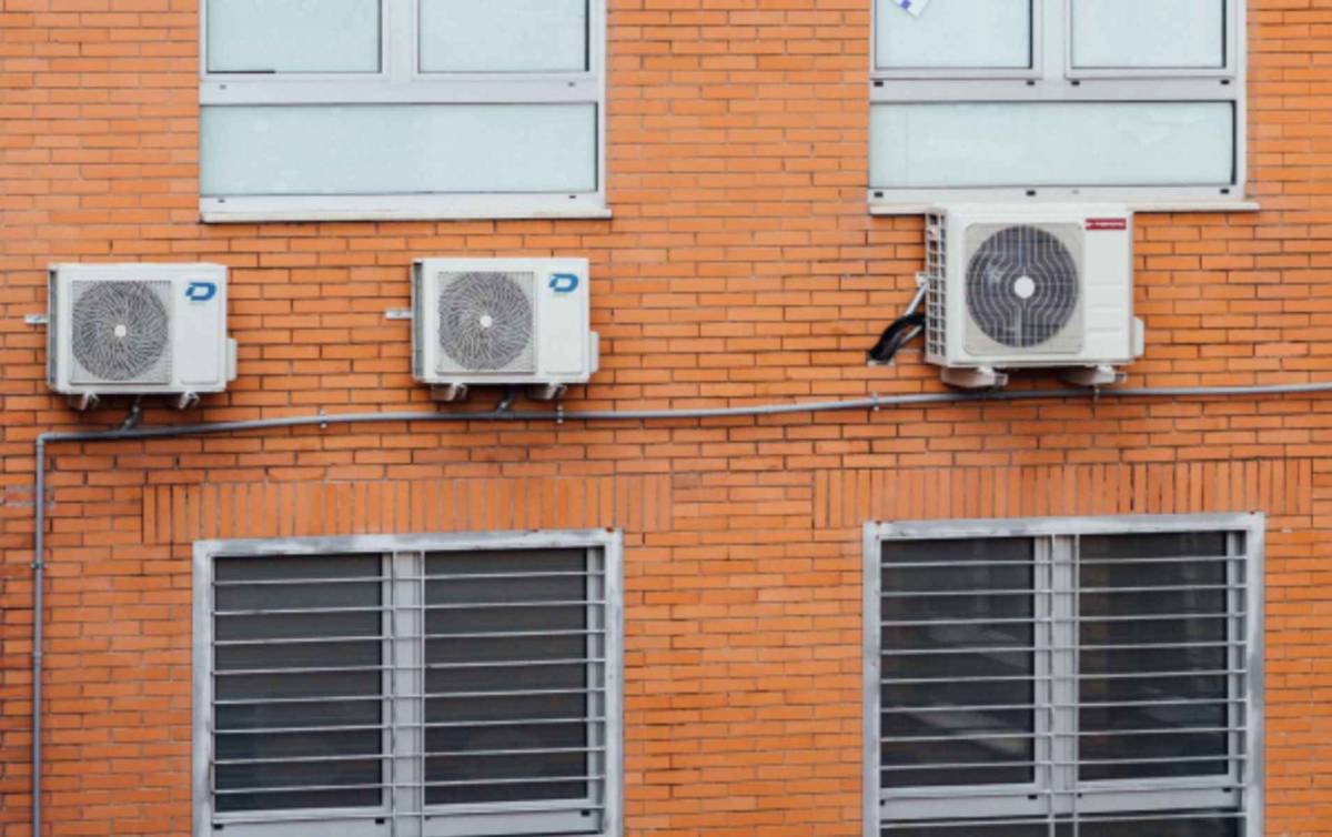 ¿Tienes el aire acondicionado en la fachada?: Estas son las multas a las que puedes enfrentarte