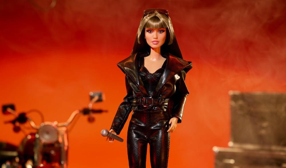 Miley Cyrus entra en la familia Barbie Signature con una muñeca inspirada en su universo pop. - Miley Cyrus entra en la familia Barbie Signature con una muñeca inspirada en su universo pop.