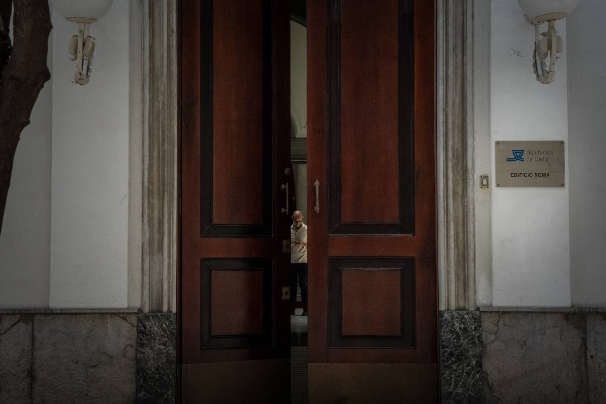 Al menos cuatro detenidos en la macrooperación por presunto blanqueo que salpica al alcalde de El Puerto