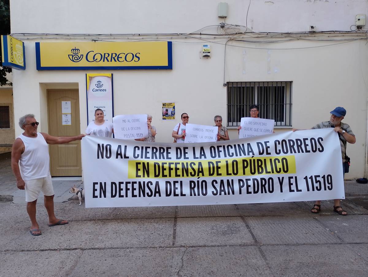 Pancartas usadas en la concentración.