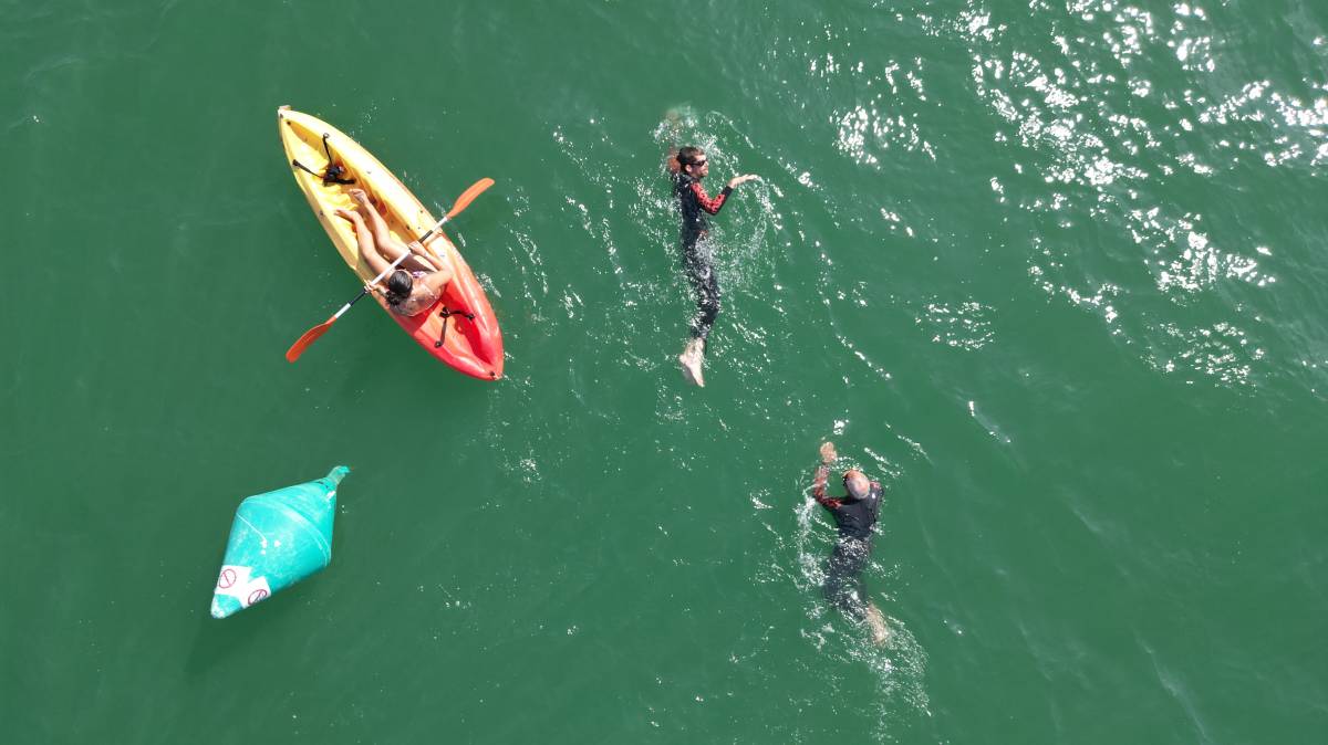 Reto cruzar a nado la bahía de Cádiz Ignacio y Juan