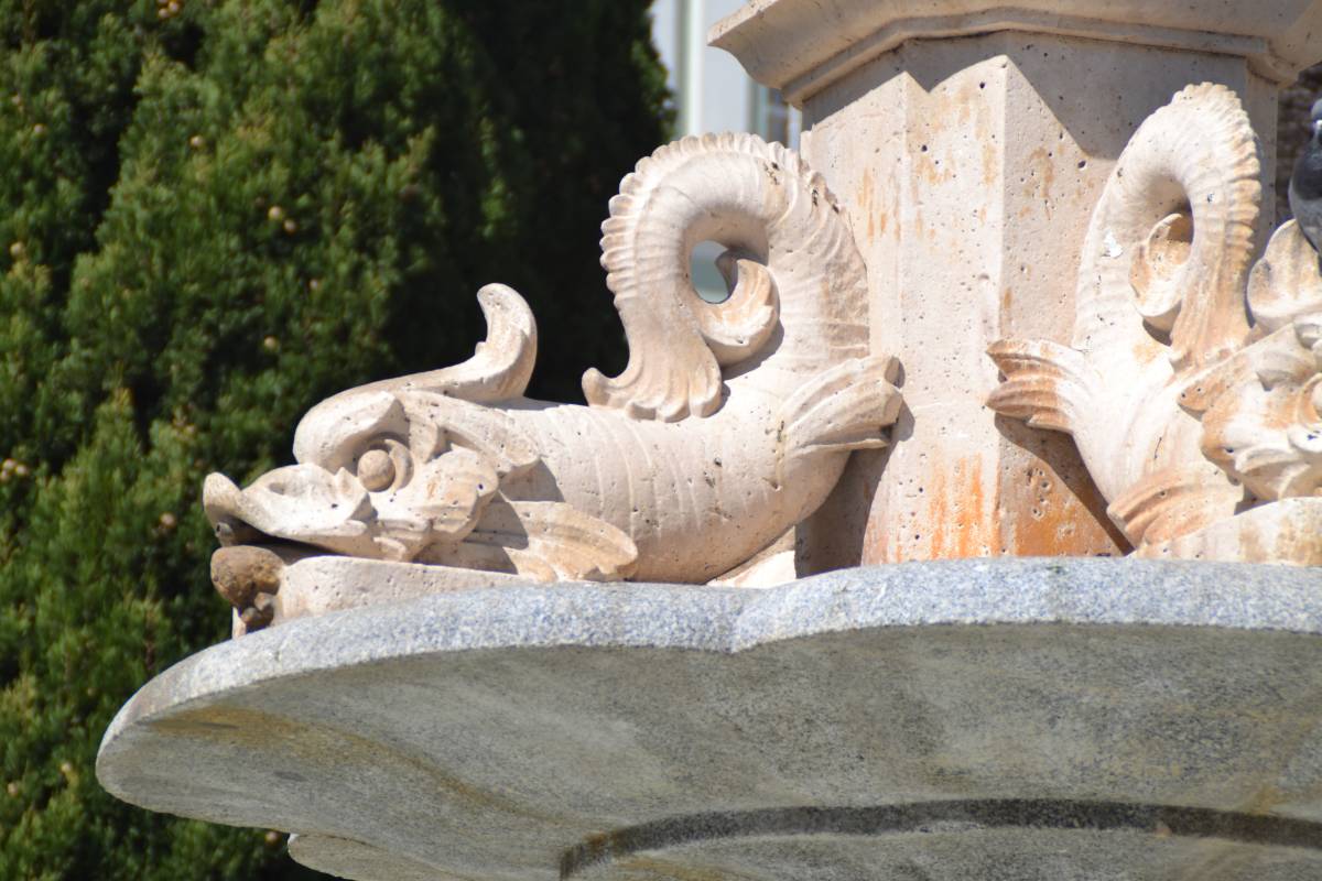 Fuente de las Tortugas, detalle dragones surtidores. - Fuente de las Tortugas, detalle dragones surtidores.