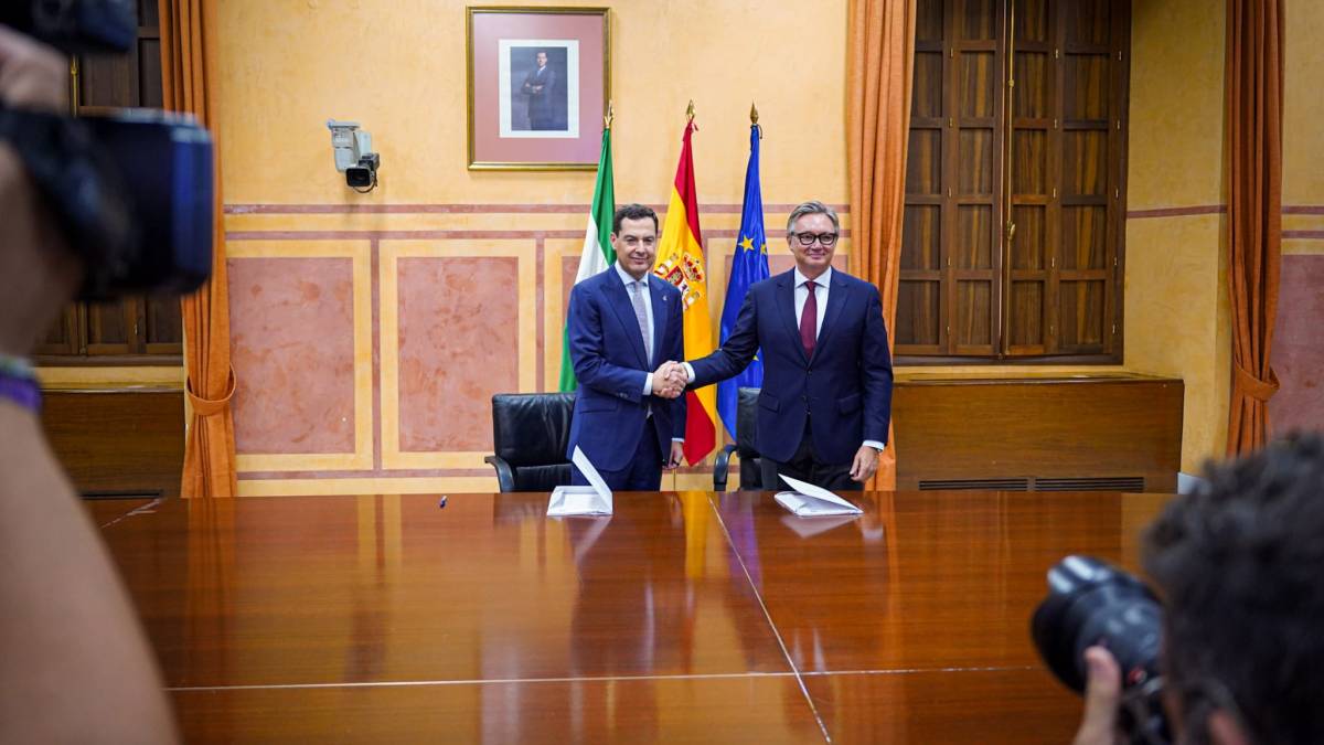 Andalucía llevará a cabo una fuerte bajada de impuestos con el pacto PP-Vox: desde vivienda hasta los 1.500 euros por nacimiento
