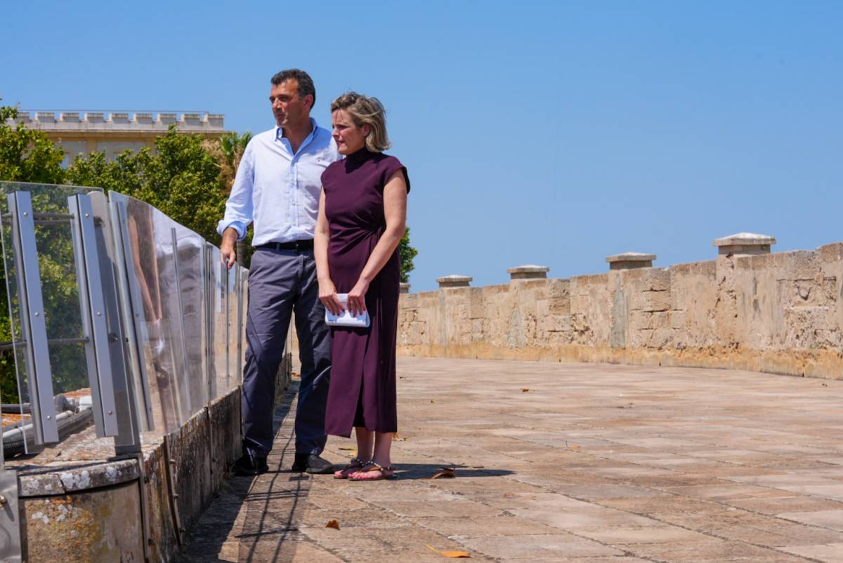 Cádiz recupera el paseo superior del Baluarte de la Candelaria como espacio público: se inaugura con una lectura poética