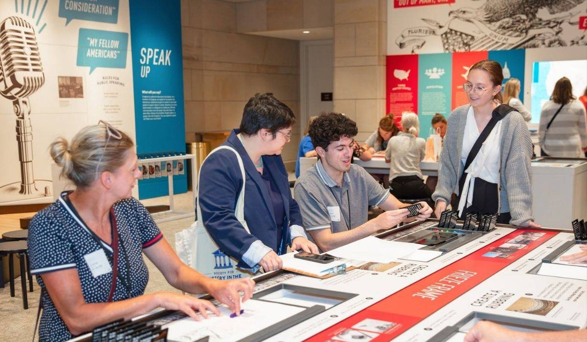Los dos lados (educativos) de la Verja: Gibraltar manda a Washington a 15 estudiantes con todo pagado, algo impensable aquí