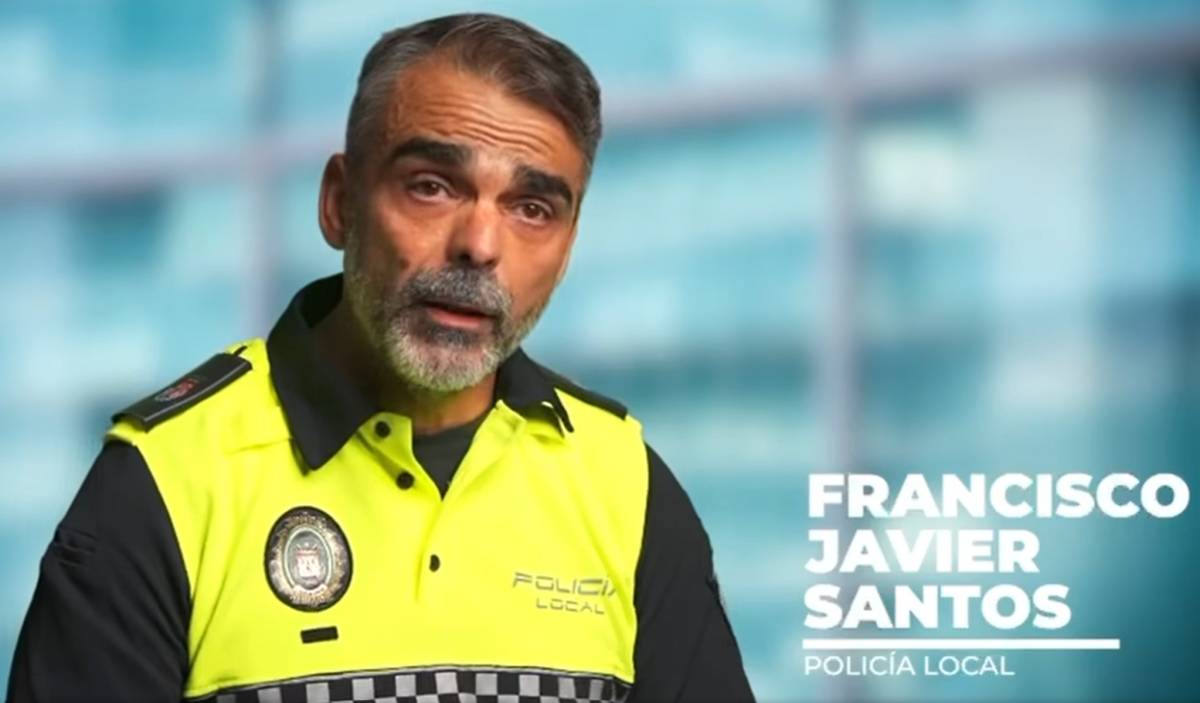 Muere Javier Santos, policía local de Sevilla que salvó una vida en el Guadalquivir - Muere Javier Santos, policía local de Sevilla que salvó una vida en el Guadalquivir
