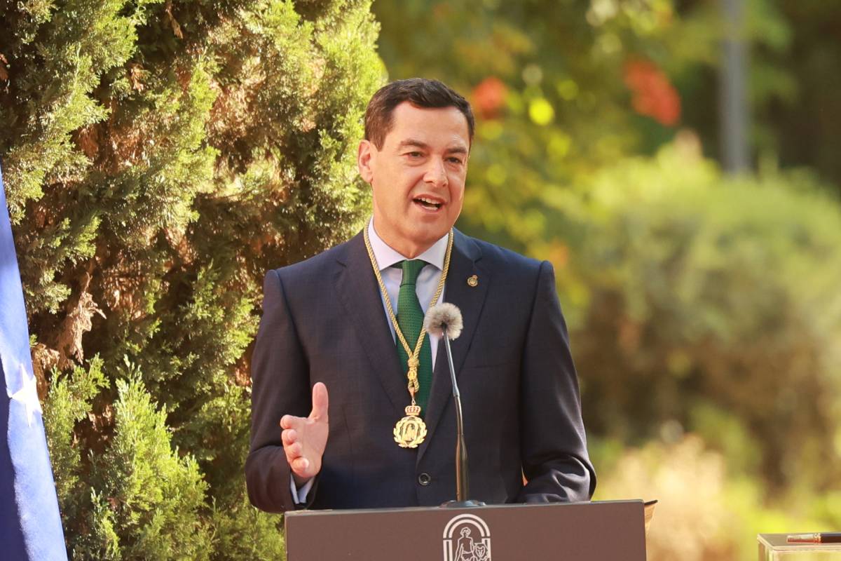 Juanma Moreno toma posesión como presidente de la Junta en San Telmo