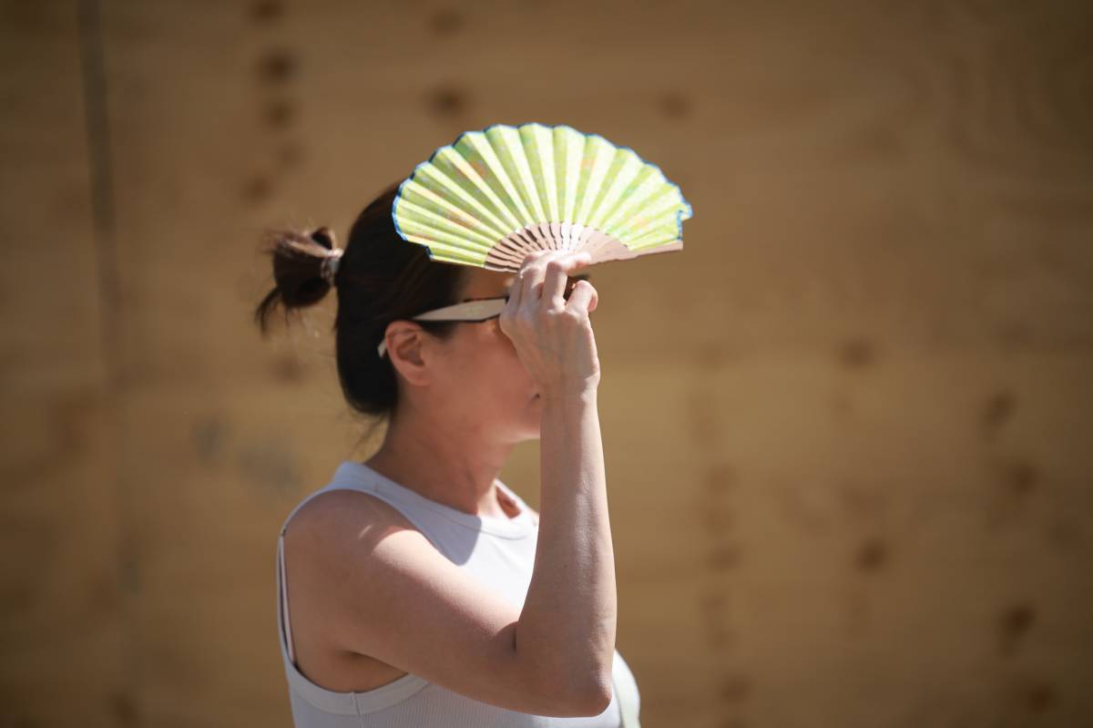 Un trabajador se desploma en Sevilla y muere por un golpe de calor: hay nueve personas ingresadas en Andalucía por las temperaturas extremas
