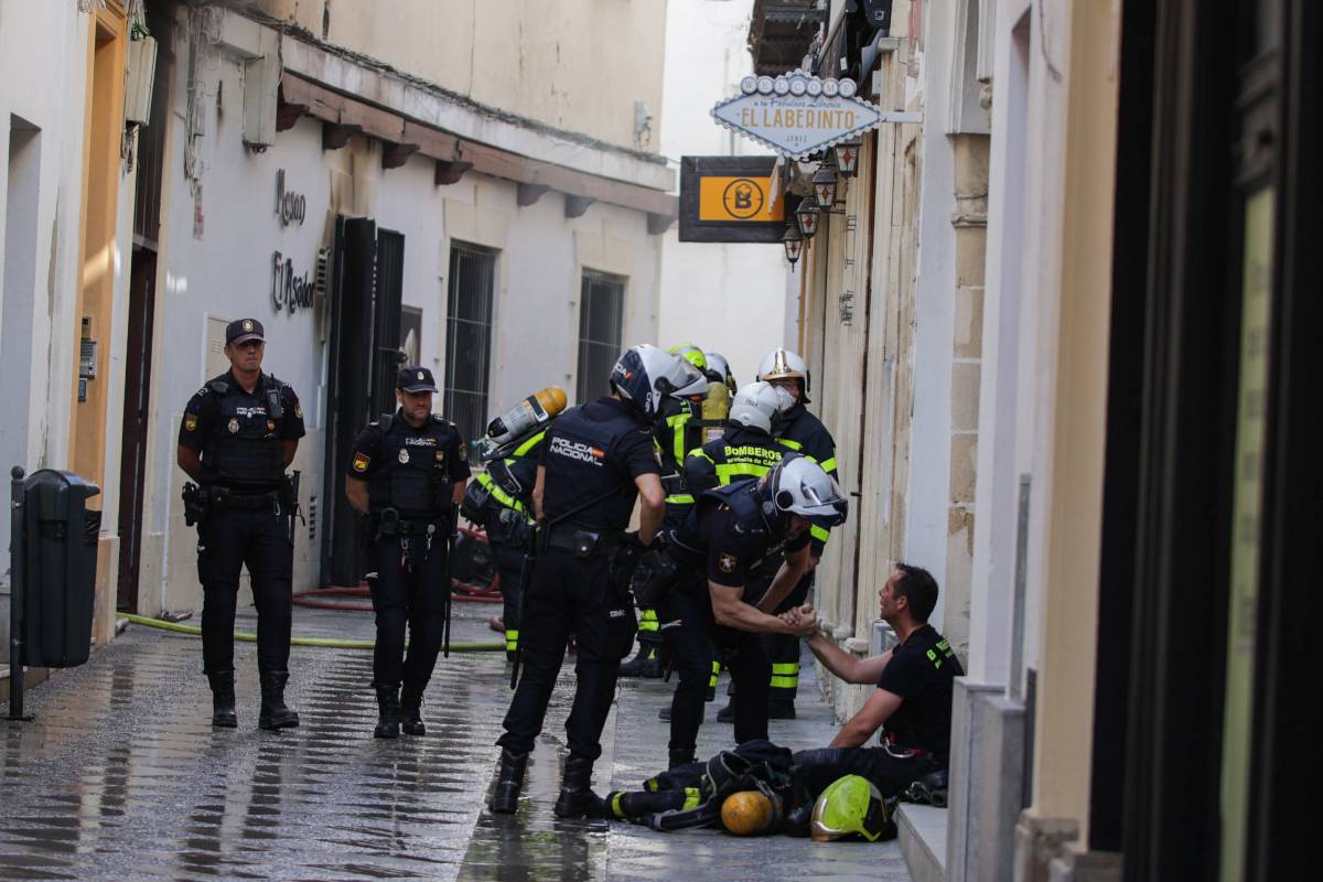 El mensaje de Pelayo tras el incendio en el Mesón del Asador, pleno centro de Jerez: "Todo ha quedado en un susto"