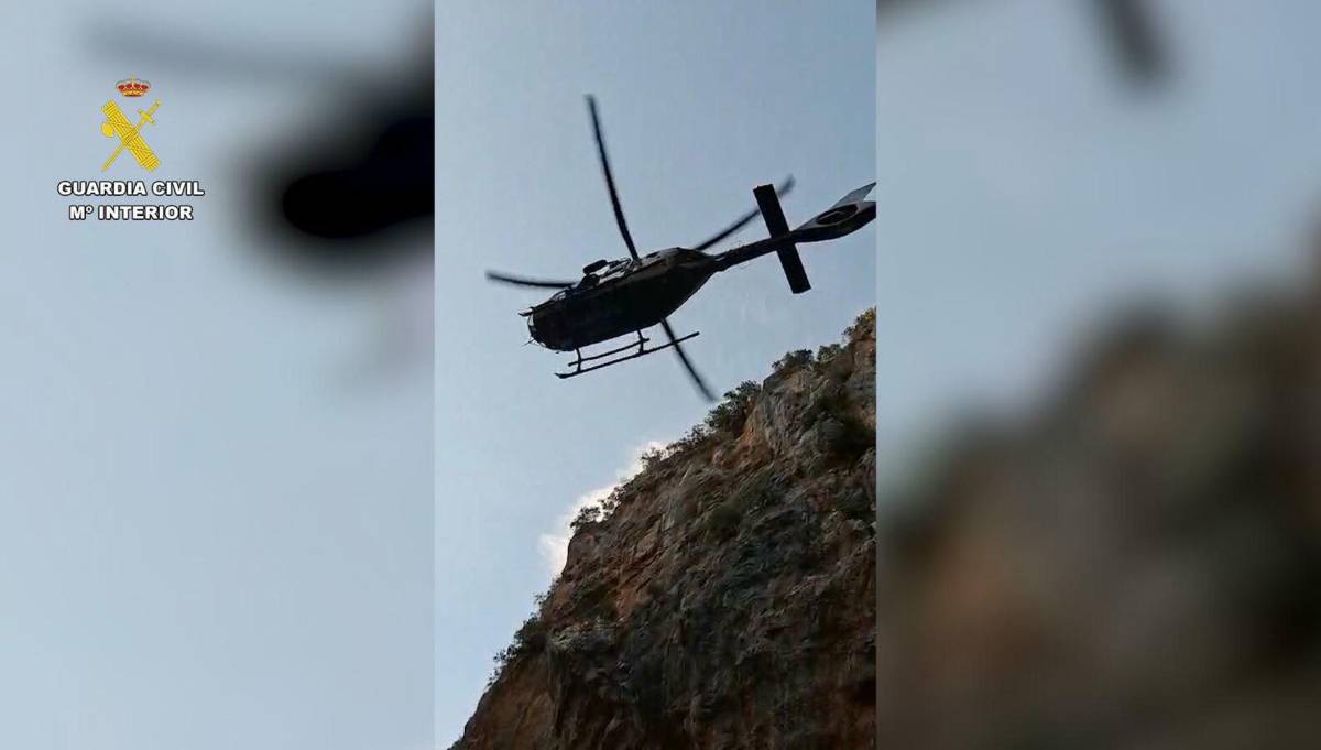 Más de una hora de búsqueda y rescate en helicóptero en la Sierra de Cádiz tras la lesión de un barranquista - Más de una hora de búsqueda y rescate en helicóptero en la Sierra de Cádiz tras la lesión de un barranquista