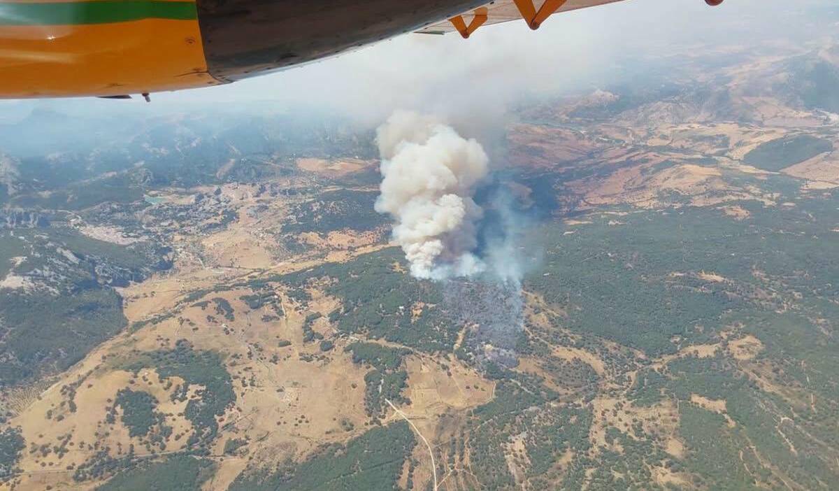 Vista aérea del incendio de Grazalema - Vista aérea del incendio de Grazalema