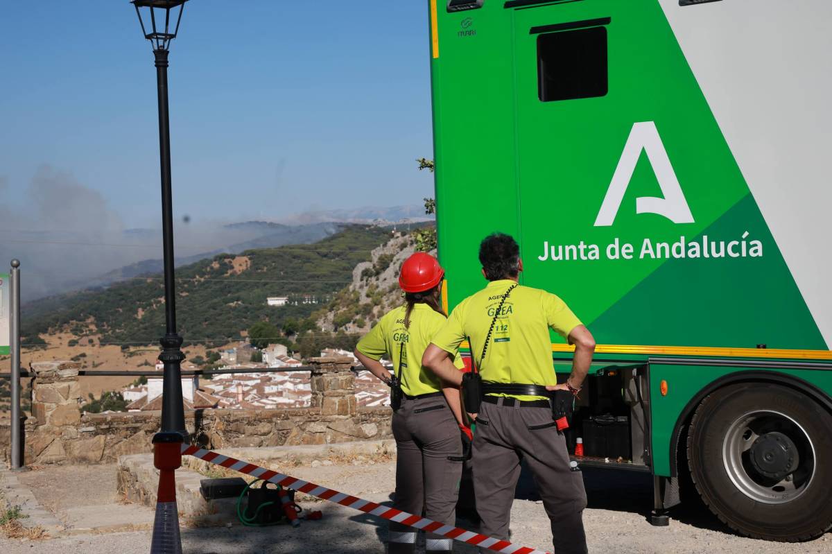 Las imágenes del incendio de Grazalema.