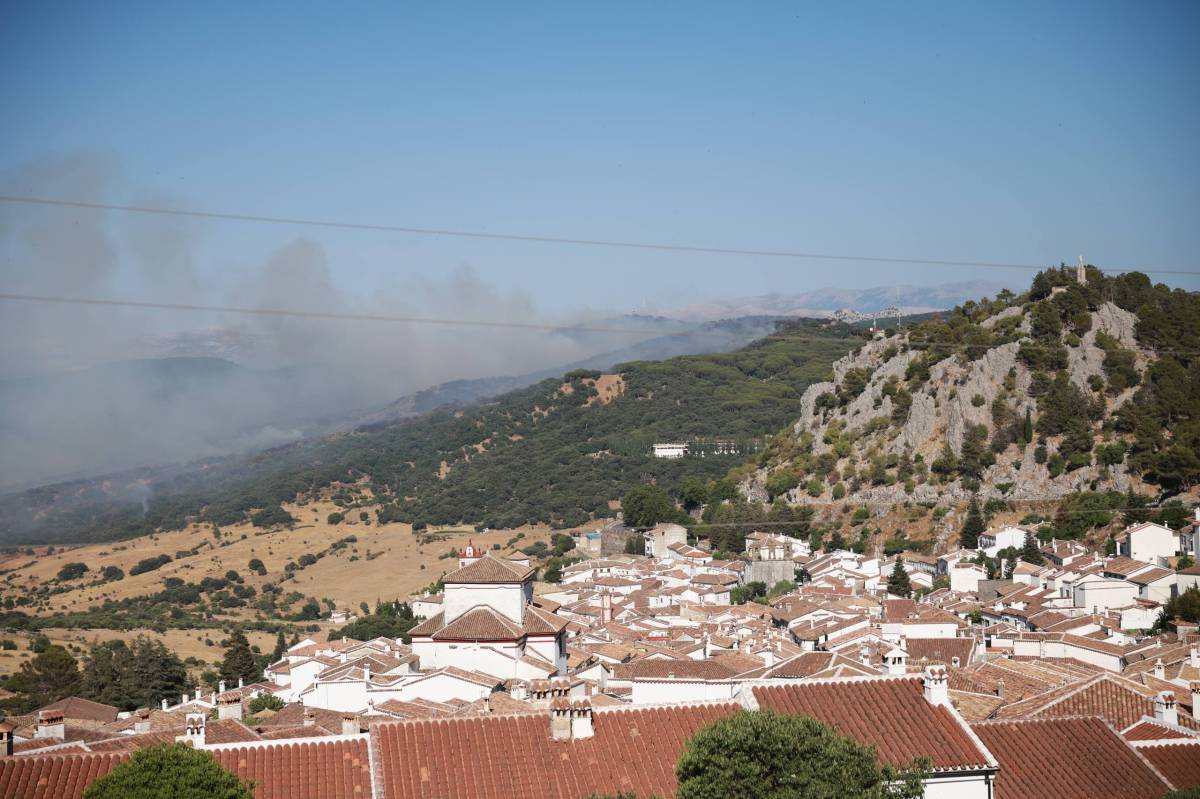 Las imágenes del incendio de Grazalema.