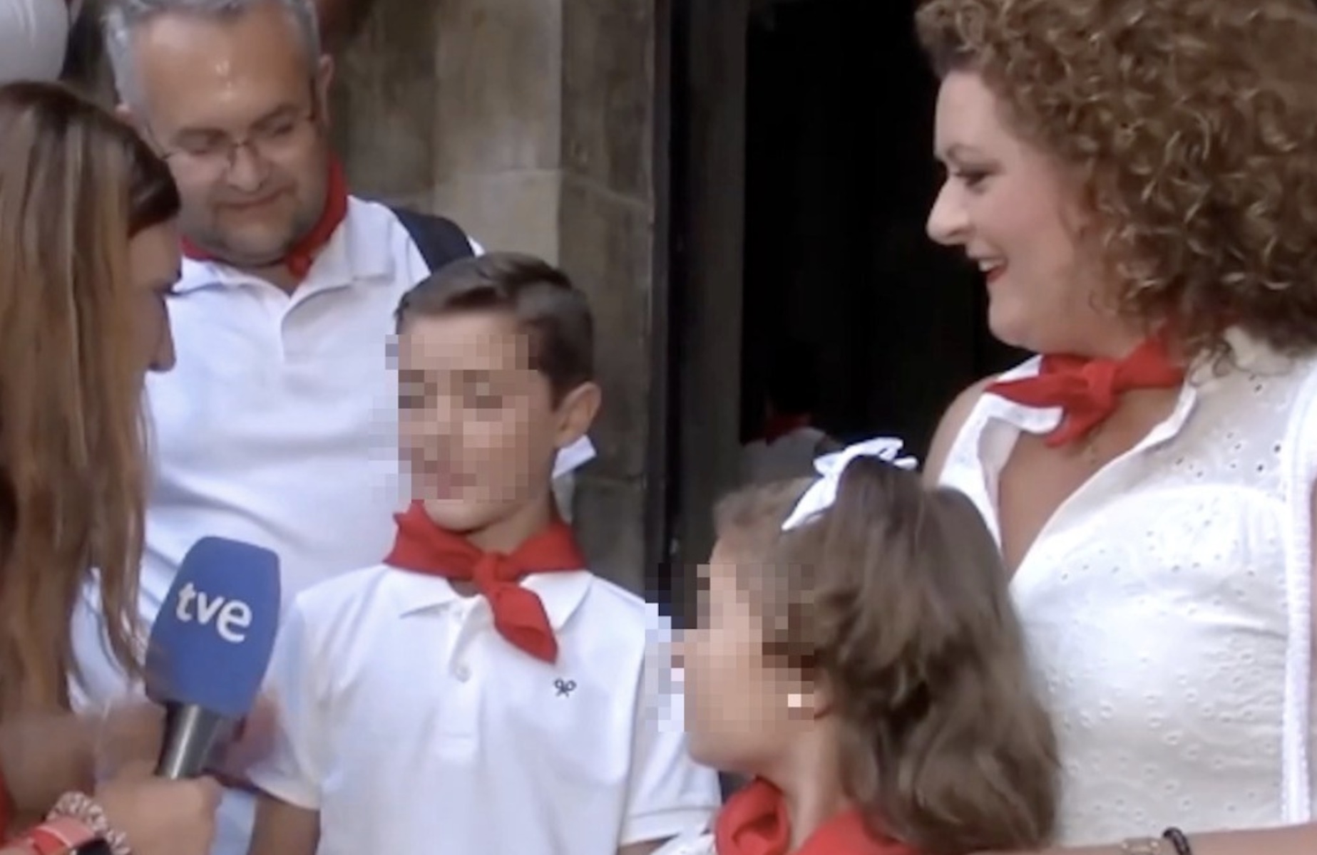 Juan y su familia, en San Fermín cumpliendo su sueño.