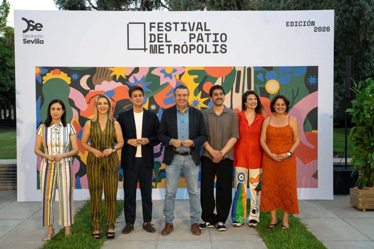 Foto de familia de la presentación del Festival del Patio + Metrópolis.