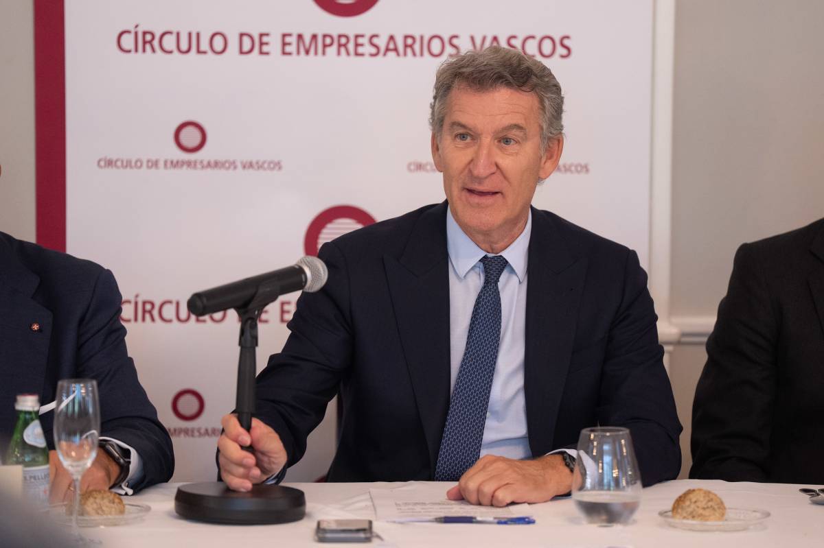Los sindicatos responden a Feijóo: el PP propone que los trabajadores de baja médica cobren menos y lo califica de 