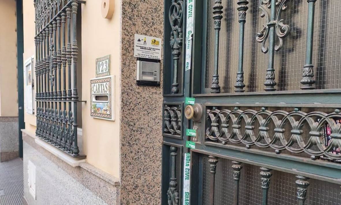 Mijas, sumida en el dolor por el presunto crimen machista de María y su hija Patricia