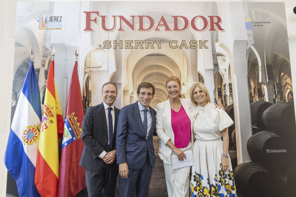 El Ayuntamiento de Jerez y Fundador presentan ante Almeida la Capital Española de la Gastronomía en un pequeño 'tour' por España