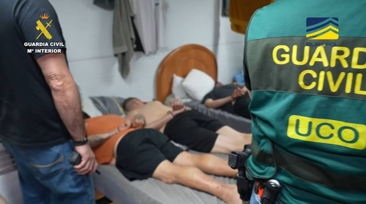 Macrooperación en Andalucía contra el tabaco ilegal: 20 millones de cigarrillos y 50 detenidos con registros en Huelva y Sevilla