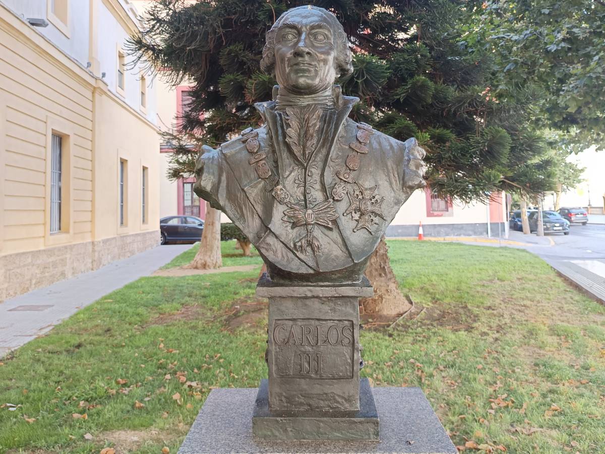 Busto de Carlos III, vista frontal.
