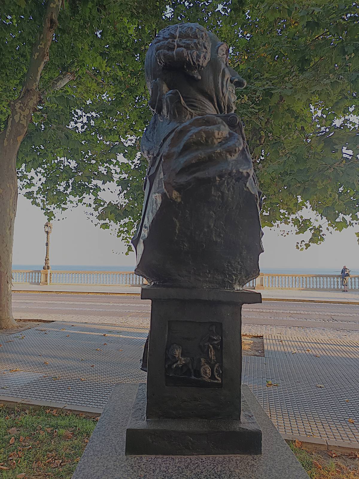 Busto de Carlos III, vista lateral derecha.