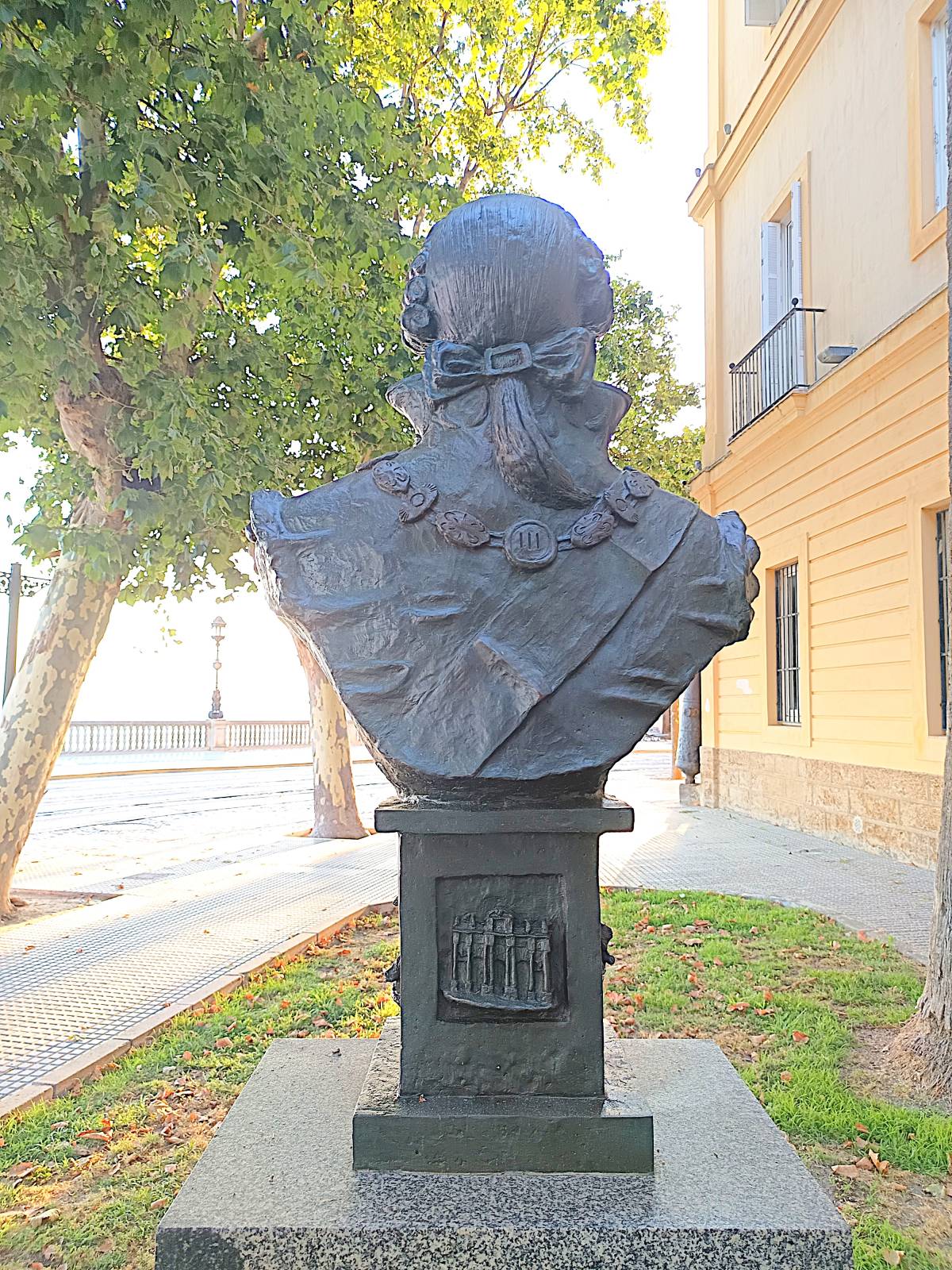 Busto de Carlos III, vista posterior.