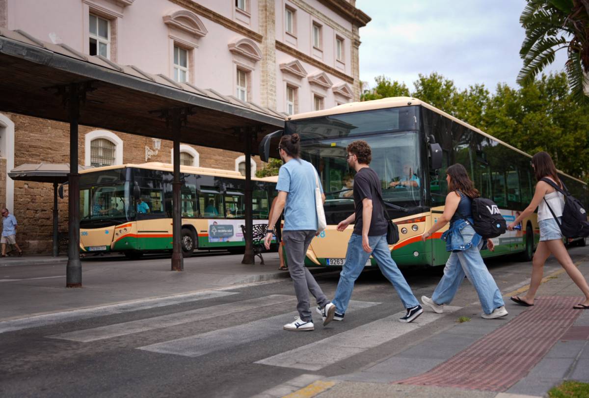 Autobuses urbanos Cádiz tranvia - José María Reyna Autobuses urbanos Cádiz tranvia