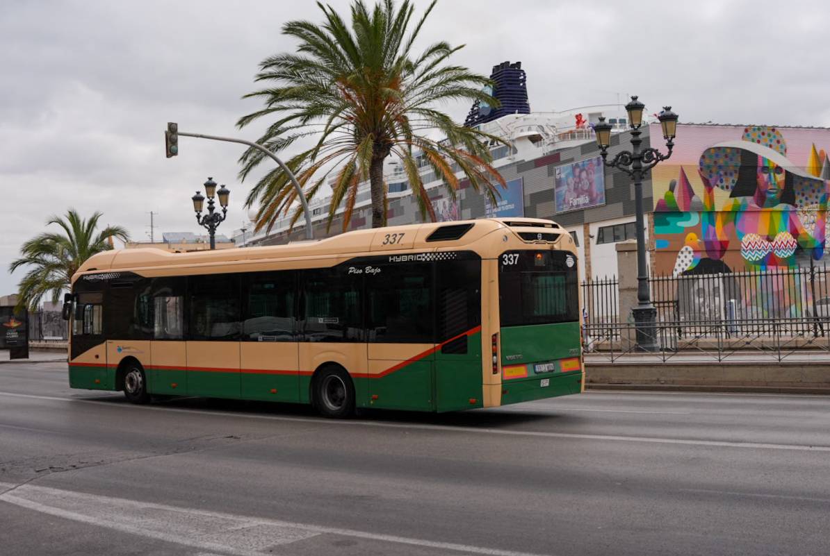 Autobuses urbanos Cádiz tranvia - José María Reyna Autobuses urbanos Cádiz tranvia