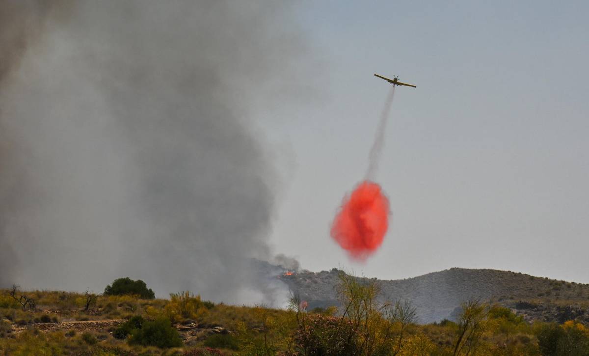Luto oficial en Andalucía por el incendio de Almería: 23 personas siguen desaparecidas