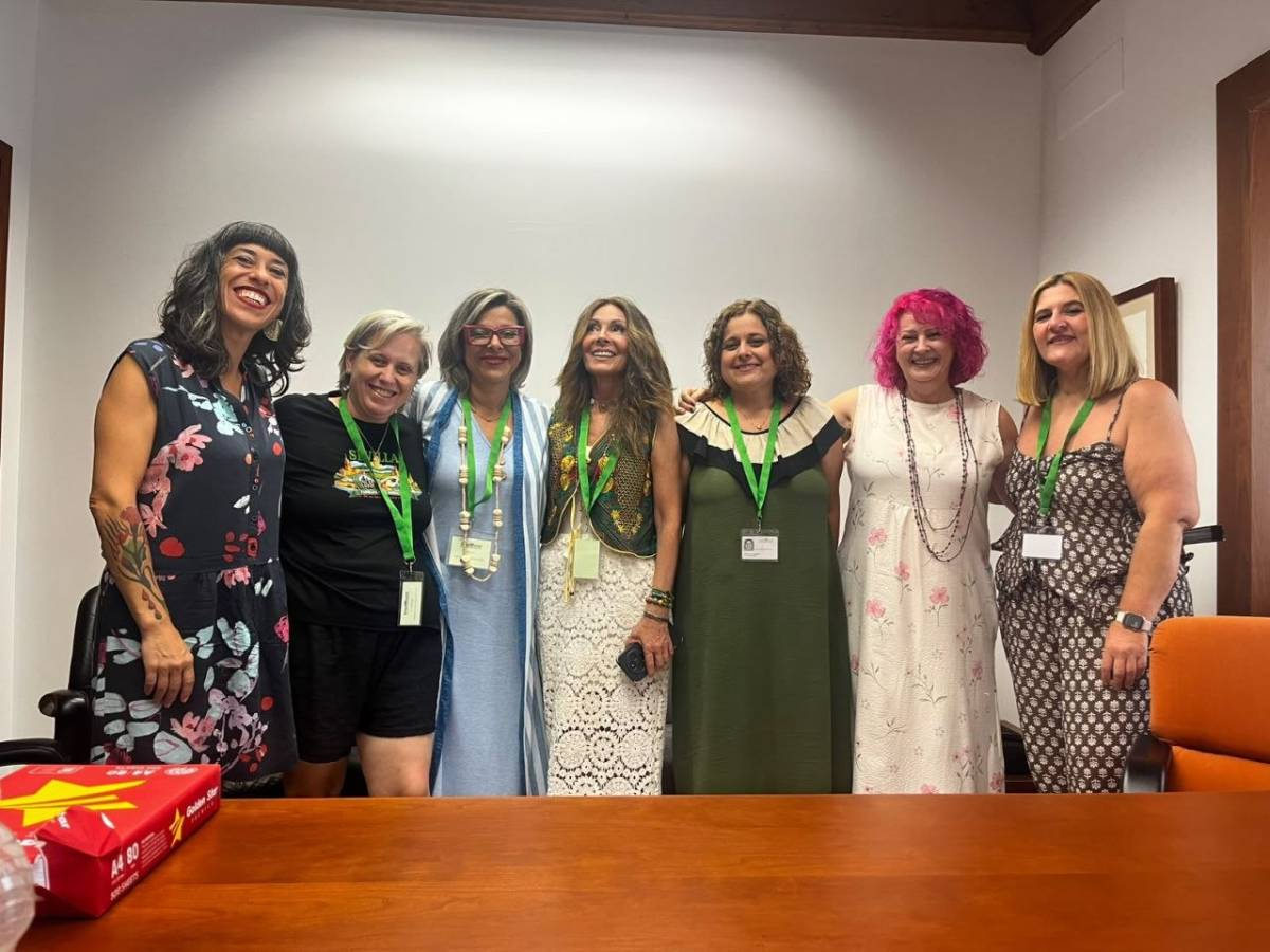 La lucha de las familias de alumnos con necesidades especiales llega al Parlamento: confían en un frente común después del verano