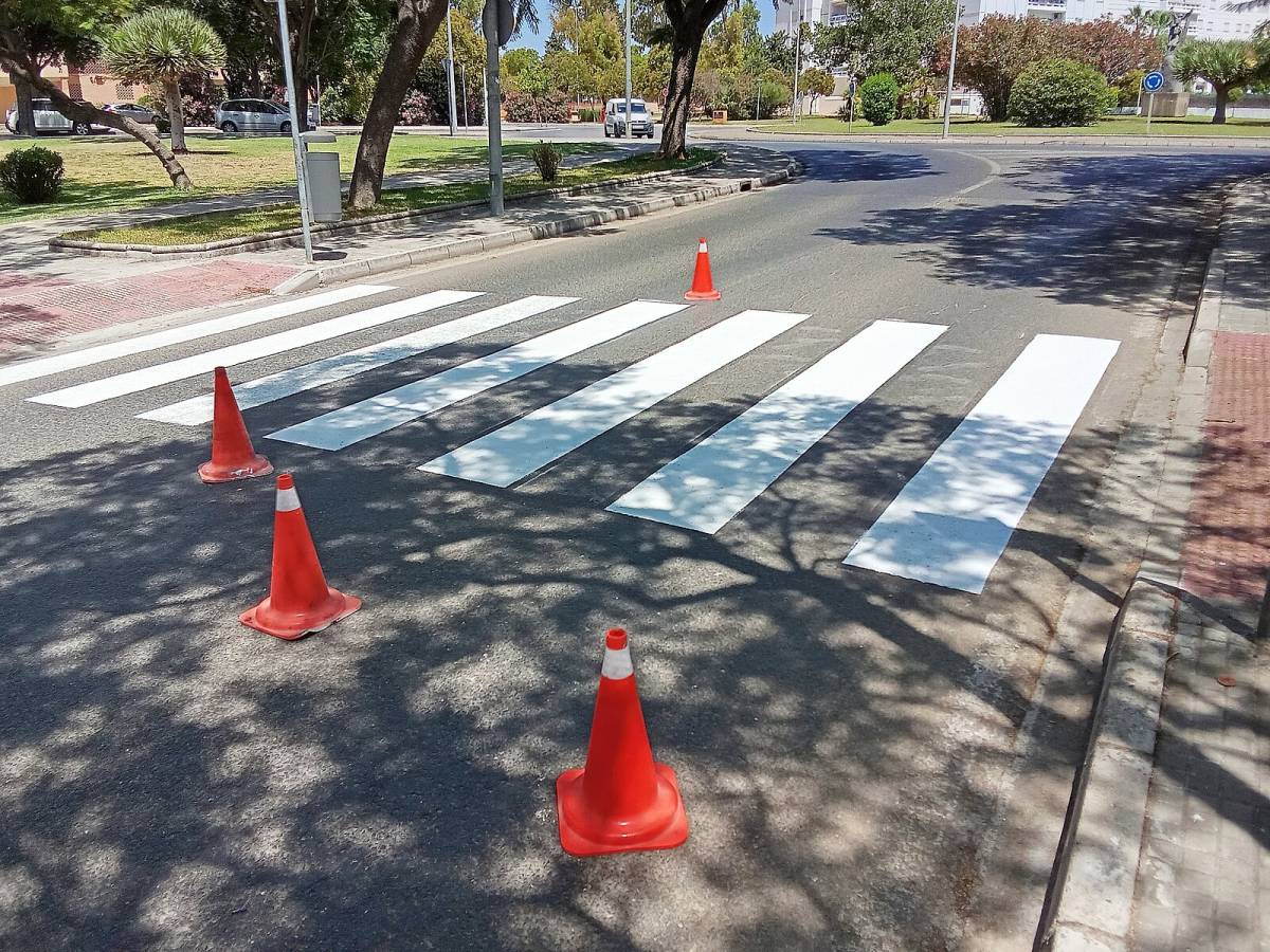 Jerez mantiene sus cerca de 40.000 señales: un nuevo contrato incluirá paneles LED y postes de autobús